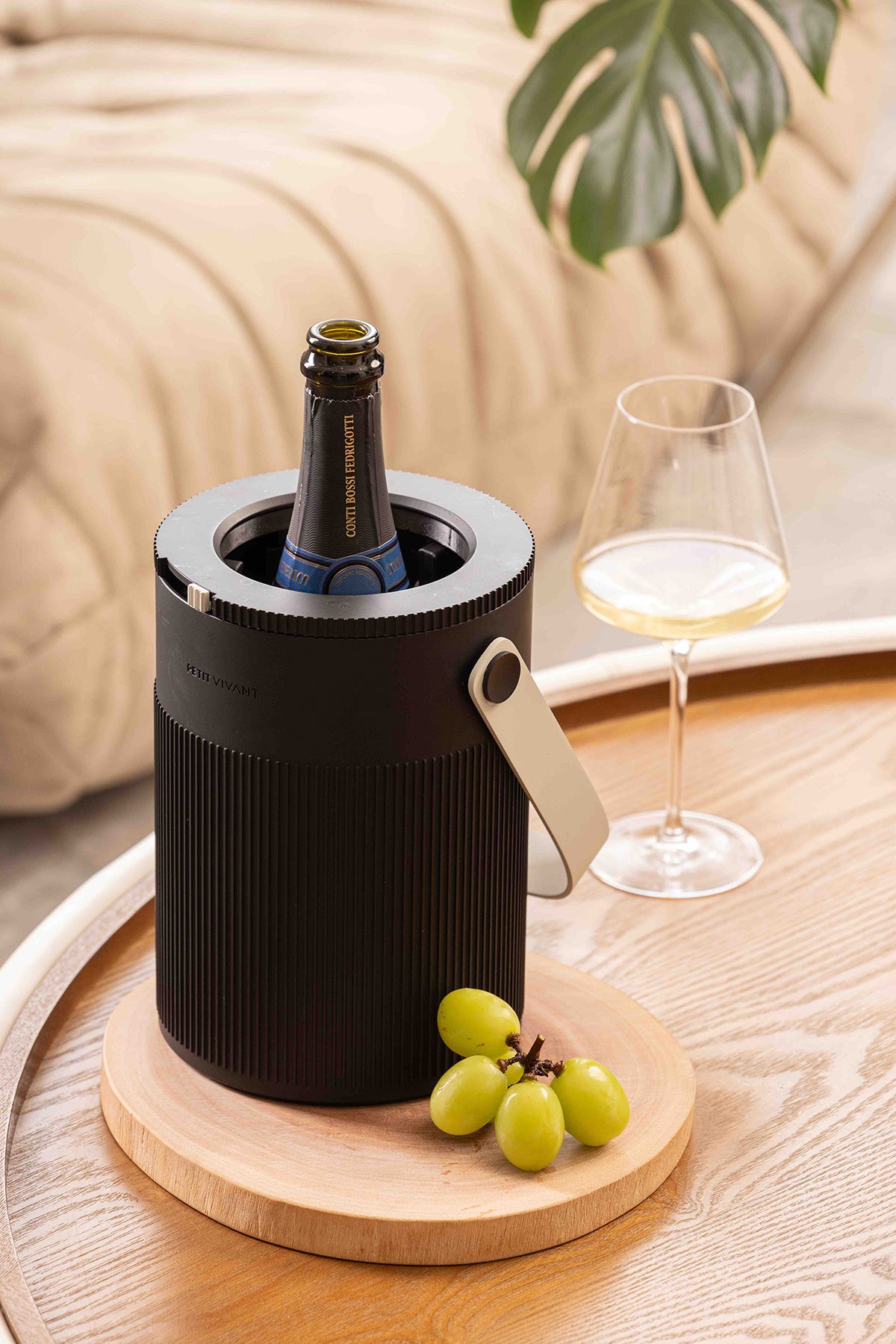 Lyra Adjustable Wine Bottle Active Cooler - Color Black - Petit VIVANT Collection