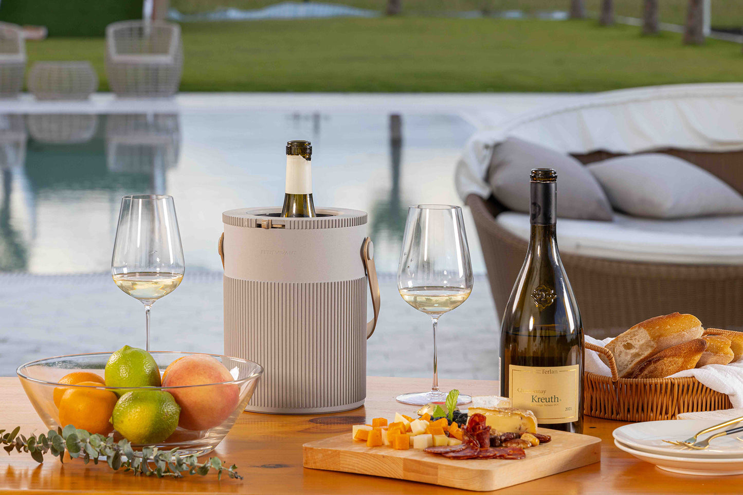 Lyra Adjustable Wine Bottle Active Cooler - Color Grey - Petit VIVANT Collection